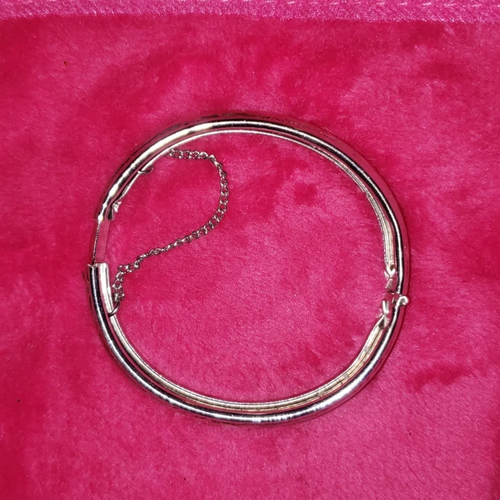 .925 Sterling Silver Bracelet with Floral Vine Engraving Details - Picture 7 of 17